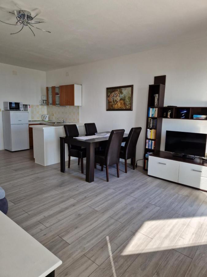 Apartments Velic Crikvenica Eksteriør bilde
