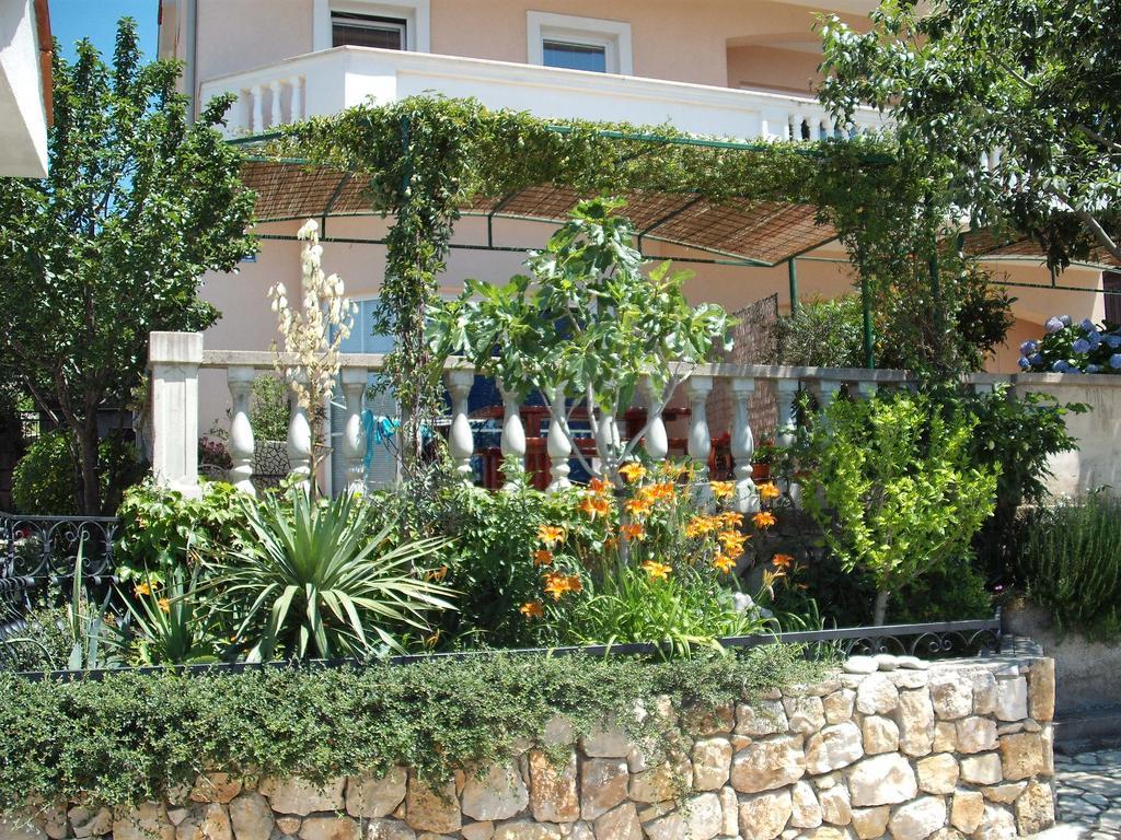 Apartments Velic Crikvenica Eksteriør bilde
